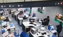 最新爆料工厂视频播放,最新视频曝光生产线全貌